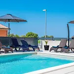 וילה Mina With A Private Pool In