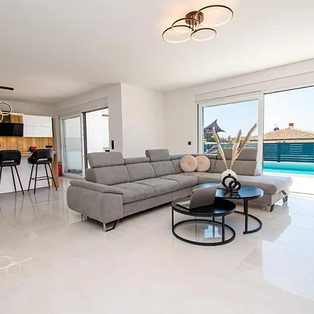 Вилла Mina With A Private Pool In