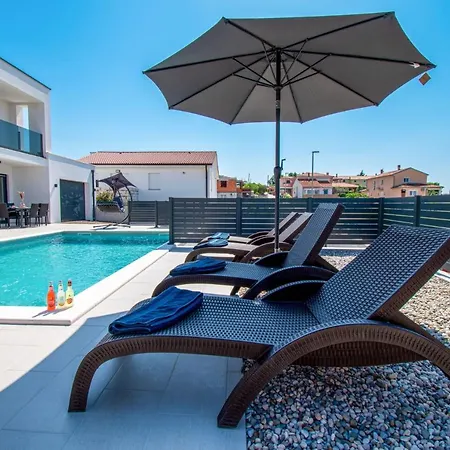 Mina With A Private Pool In * Пула