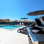 Mina With A Private Pool In Willa *