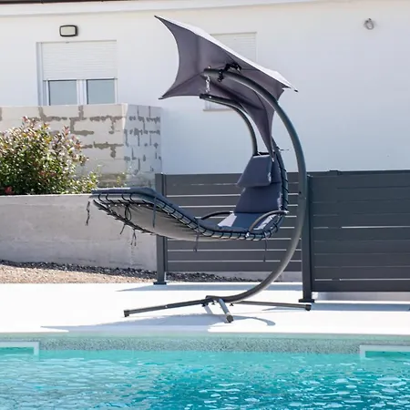 Mina With A Private Pool In Pola