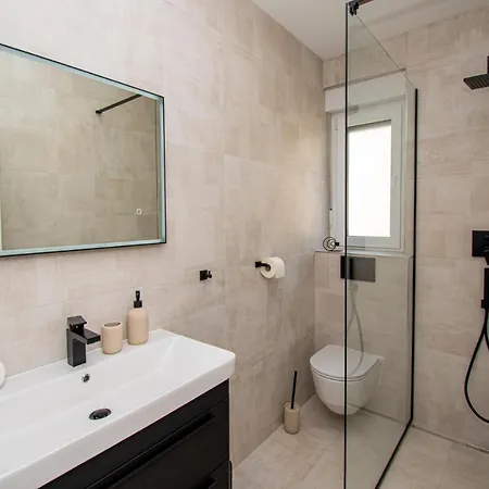 Villa Mina With A Private Pool In Pola