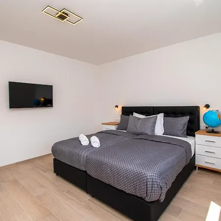 Mina With A Private Pool In