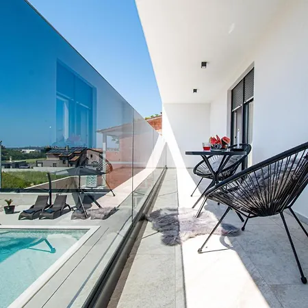 Mina With A Private Pool In Villa *