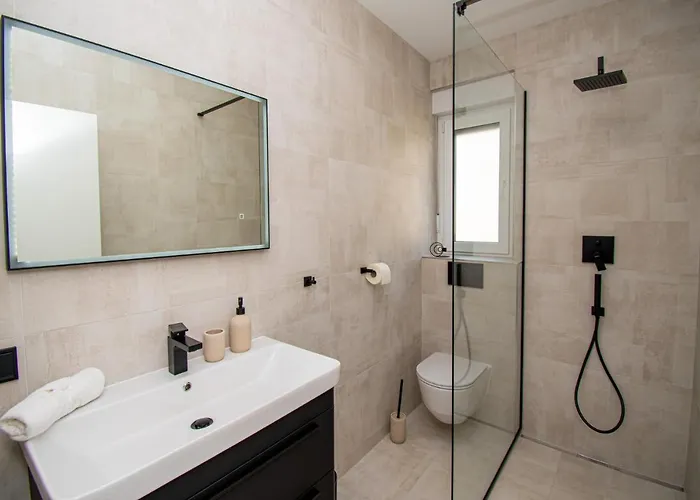 Villa Mina With A Private Pool In Pula