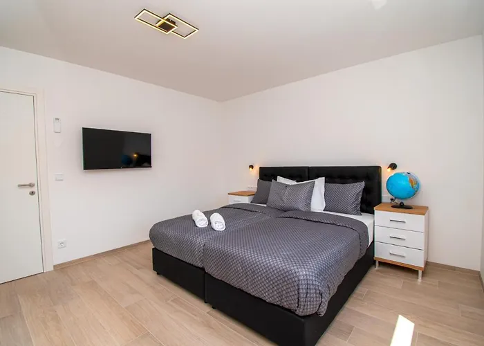 Mina With A Private Pool In